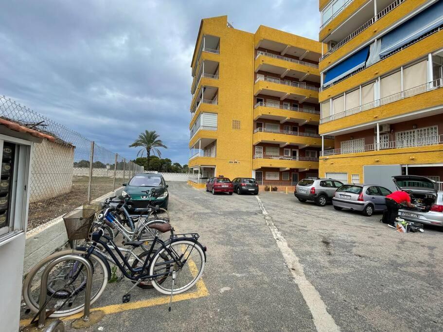 Nice Apartment Near The Sea Torrevieja Luaran gambar