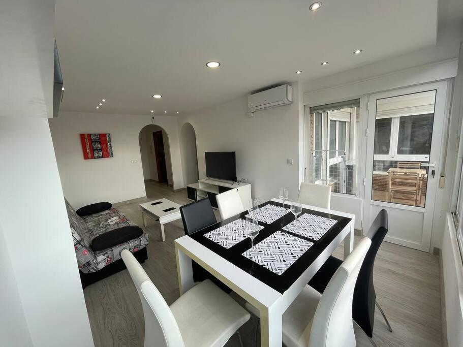 Nice Apartment Near The Sea Torrevieja Luaran gambar